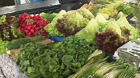 Roşii, ceapă, mărar, salată verde şi alte legume şi fructe cu pesticide peste limita maximă admisă, vândute românilor