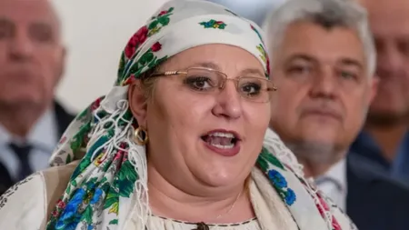 Șoșoacă nu se lasă. Spune că va candida pentru Cotroceni și că a strâns aproape toate semnăturile. ”Dacă vreți schimbare, nu aveți decât partidul S.O.S. România și pe Dumnezeu cu care suntem”