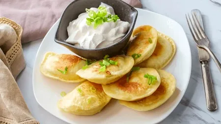 Rețetă de colțunași cu legume. Gospodinele din Maramureș au dezvăluit secretul pentru un preparat delicios