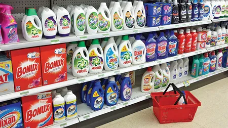 Produsele de igienă, prea scumpe pentru români. Prețurile detergenților din România, printre cele mai mari din UE