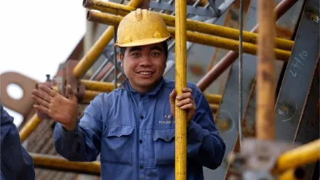 Asiaticii care muncesc la noi au trimis din România, anul trecut, 1,2 miliarde de euro. Sumele trimise în țară de românii care lucrează ”afară” au scăzut semnificativ