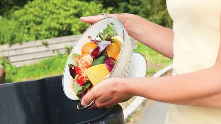 Studiu risipa alimentară. Generația Z și milenialii au tendinţa să arunce alimentele înainte ca acestea să expire