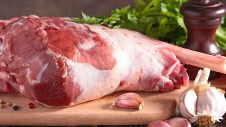 Carnea de miel, tot mai scumpă cu două săptămâni înainte de Paște. Ce prețuri găsești în piețe