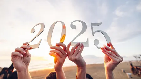 Horoscop financiar aprilie 2025. Patru zodii pot să dea lovitura, norocul le surâde pe toate planurile