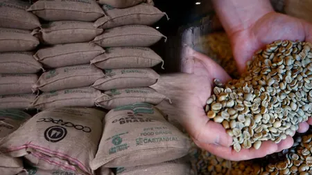 Furturile de camioane pline cu boabe de cafea, în SUA, s-au înmulțit alarmant. Prețul cafelei în această țară atins niveluri-record