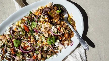 Topul celor mai bune alimente de post pentru slăbit. Pe ce loc se află năutul, fasolea sau lintea