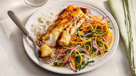 Buna Vestire 2025. File de biban cu glazură de muștar - o rețetă delicioasă pentru zilele cu dezlegare la pește