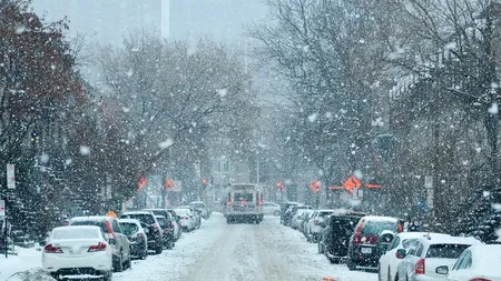 ANM anunță vreme deosebit de rece. Au fost emise COD PORTOCALIU și GALBEN pentru ninsori și viscol