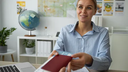 Vouchere de vacanță 2025. Profesorii plătesc integral, apoi aduc factura pentru a primi 640 lei - MODEL DE DECLARAȚIE