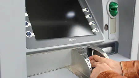 Dispar cardurile! Anunț de ultimă oră pentru românii care au bani în conturi. Cum vor putea fi scoși din bancomate