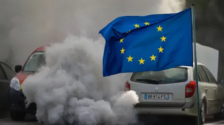 Reguli mai lejere pentru emisiile auto. Producătorii au timp până în 2028 să se alinieze normelor UE