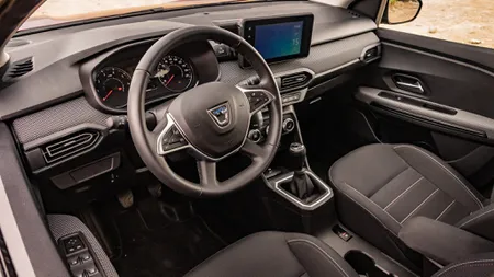 Noul model Dacia din 2025 care promite să cucerească piaţa auto europeană. Mașina a fost deja surprinsă pe drumurile din România