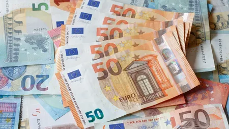 Euro a atins un nou maxim istoric: a depășit pragul de 5 lei: Probleme declanșate de evoluțiile geopolitice