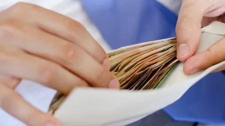 Inspector ANAF prins cu mită în flagrant: 3.000 de euro pentru o firmă, 200.000 pentru protecție fiscală