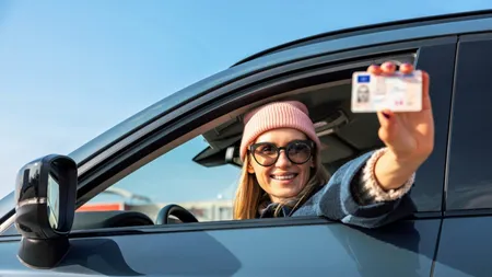 Permis auto de la 17 ani, aprobat de Parlamentul European. Reguli și condiții