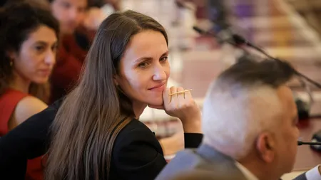 Oana Țoiu, despre bugetari plătiți să promoveze mediul de afaceri românesc în străinătate: ”Nu ştiau engleză și nici limba statului respectiv. Mă îndoiesc că vor putea continua”