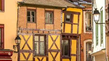 Comuna din Franţa unde casele se vând cu 1 euro. Ce condiţii trebuie să îndeplinească doritorii