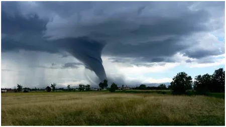 După valul de căldură, vremea se schimbă radical! Grindină și posibile tornade în România