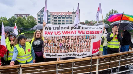 TikTok concediază echipa de moderare din Germania și o înlocuiește cu AI. Angajații au intrat în grevă