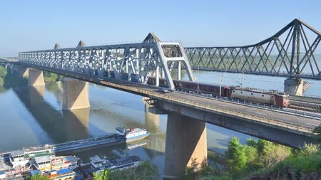 CFR anunță întârzieri de sute de minute pentru trenurile spre litoral. Sunt probleme la infrastructura dintre Fetești și Cernavodă