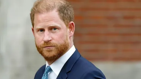 Prințul Harry anunță o vizită în Regatul Unit, la comemorarea a trei ani de la moartea reginei Elisabeta a II-a. Zvonurile arată că s-ar putea împăca cu familia regală