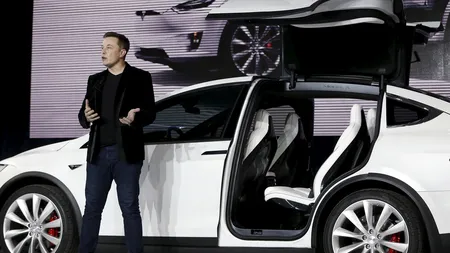 Elon Musk anunță lansarea unui nou model Tesla, Full Self-Driving, cu îmbunătăţiri majore: Probabil va fi gata luna viitoare