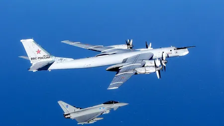 Șeful diplomației americane exclude doborârea avioanelor rusești care violează spațiul aerian al NATO