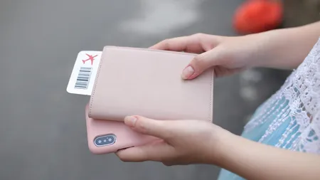 Trucul care te ajută să-ți cumperi bilet de avion cu doar 100 de lei. Prețuri avantajoase pentru aproape orice destinație