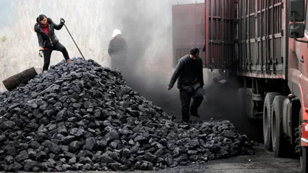 China transformă cărbunele în gaze și plastic pentru a reduce importurile de energie
