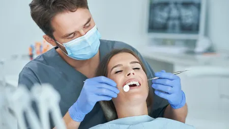 Românii din diaspora vin la stomatolog tot în România: „În Italia ar costa cam de trei ori mai mult”