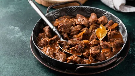 Mesele cu carne, un lux pentru milioane de europeni. Unde se clasează România în clasamentul Uniunii Europene