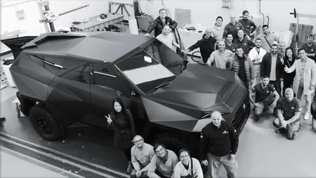 Cum arată cea mai scumpă mașină SUV din lume. Are șase tone și costă cât o vilă de lux cu piscină