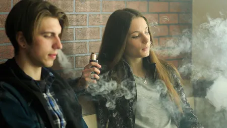 Avertismentul medicilor: Vapatul poate provoca daune ireversibile sănătății copiilor