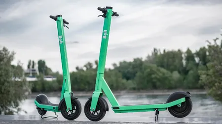 Furt calificat în Capitală. Mai multe persoane sunt acuzate că au furat 49 de acumulatori ai unor trotinete electrice pe care i-ar fi vândut online. Printre acuzați, o femeie care era dată în urmărire națională