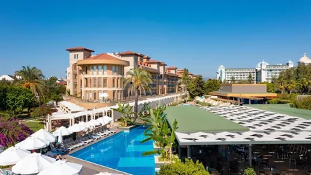 Români jefuiți în Turcia, la un hotel de lux, în 2025. S-au furat banii din seif și înlocuiți cu bancnote false