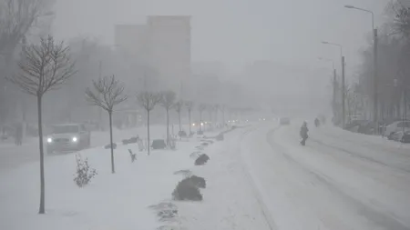 ANM: Cod roșu de ploi abundente în jumătatea de sud a țării. Fenomene extreme pentru următoarele 48 de ore