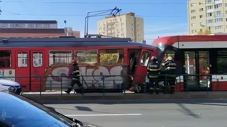 Un tramvai a plecat singur din depou și s-a ciconit de un alt tramvai, în care se aflau pasageri