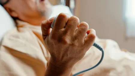 Unitățile sanitare care oferă servicii de internare, obligate să instaleze butoane de panică în saloane. Nicușor Dan a promulgat legea