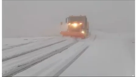 Se închide circulația pe Transfăgărășan din cauza condițiilor meteo nefavorabile. Stratul de zăpadă are 30 de cm