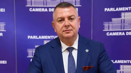 Deputat AUR, între lux și nervi. Eduard Koler, surprins plecând de la Parlament cu un BMW de 150.000 de euro nedeclarat