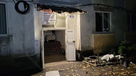 Explozie într-un bloc din Bistriţa. Un bătrân de 77 de ani rănit, zeci de locatari evacuaţi