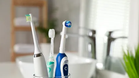 Consumatorii români ascultă de dentiști, iar piața periuțelor electrice crește spectaculos