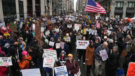 America spune „Fără regi”: Milioane de oameni au ieșit în stradă împotriva politicilor lui Donald Trump