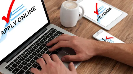 Câți bani câștigă românii care au două joburi. Care este secretul pentru a face față la două locuri de muncă