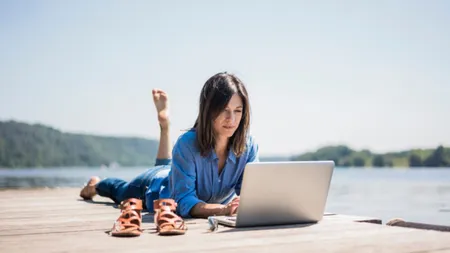 Munca remote, rețeta ehilibrului: Agajații care lucrează de acasă dorm mai mult, mănâncă mai sănătos și sunt mai puțin stresați