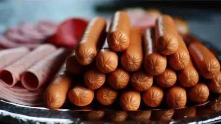 14 zile până la Crăciun ! Atenție la Mezelurile de tip Crenvurști cu până la 10 aditivi alimentari / E-uri și 18.55 grame de proteine pentru 100 grame de produs ! / Ce a descoperit InfoCons la alimentele din comerț