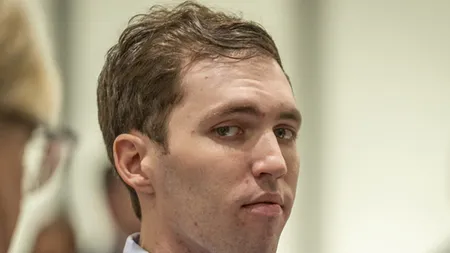 Tânărul acuzat de asasinarea lui Charlie Kirk a apărut prima dată în fața instanței. Ce au cerut avocații bărbatului judecătorilor
