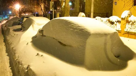 Bucureștiul sub zăpadă. 312 utilaje și peste 1.100 de muncitori acționează pentru deszăpezire, aeroporturile funcționează în condiții de iarnă