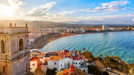 Familia de români care a transformat un sat spaniol într-un loc de poveste printr-un bar unic