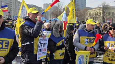 Circa 500 de profesori protestează la Palatul Cotroceni împotriva măsurilor guvernamentale din educație